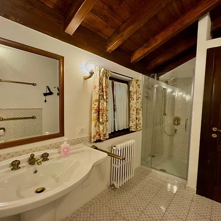 Miralago Apartment *